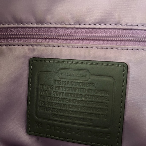 Coach purse Green Olive color - Picture 4 of 10